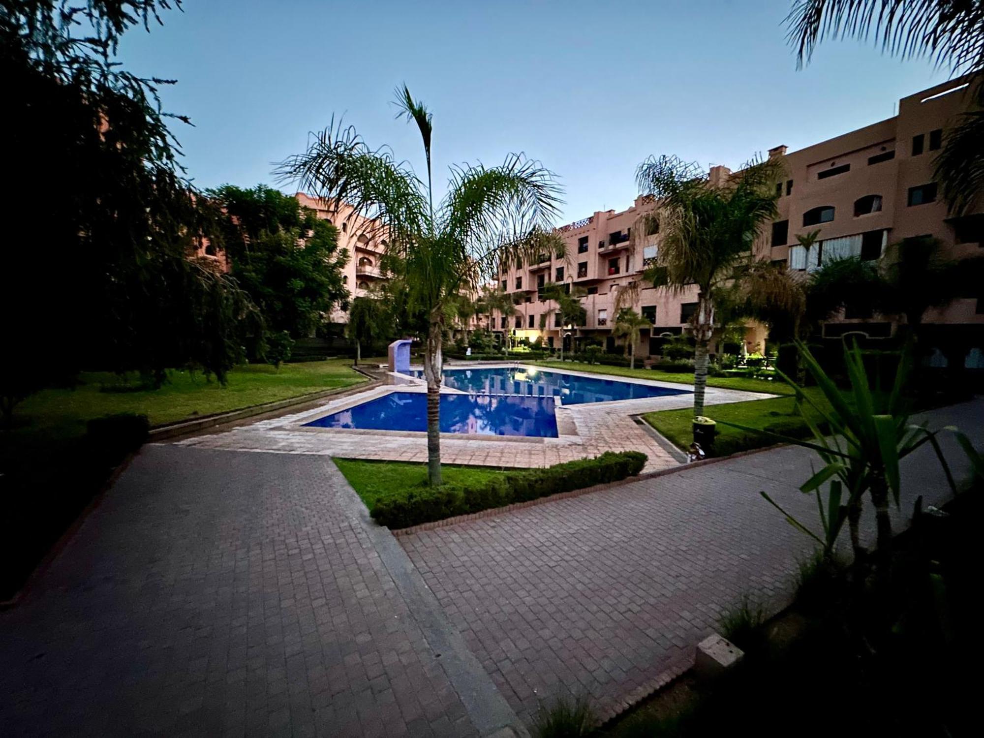 Oasis De Detente Avec Terrasse Et Vue Sur Piscine Marrákes Kültér fotó